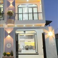 Nhà 5x18 Nguyễn Hữu Trí, sát TTHC Bình Chánh, Chợ Đệm, sân ô tô, 300 triệu nhận nhà ngay