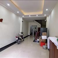 Sang nước ngoài định cư bán gấp Nhà phố Chùa Láng 54M x 5 Tầng, 12,5 tỷ. Lh: 0845369333