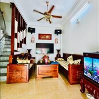 Bán nhà 3 tầng Việt Hưng, Long Biên- Thông số đẹp, ngõ riêng thông, gần ô tô, tiện ích đủ- 6.1 tỷ