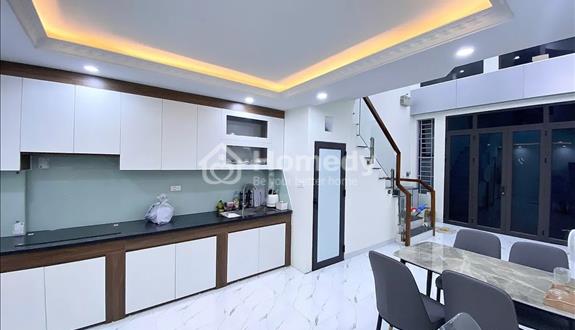 Bán nhà 5 tầng Tựu Liệt, 38m2 mặt tiền 4m, giá 6.15 tỷ - Ảnh 1