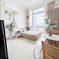Cho thuê phòng ban công đầy đủ nội thất gần sât bay