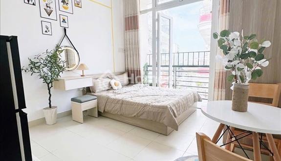 Cho thuê phòng ban công đầy đủ nội thất gần sât bay - Ảnh 1