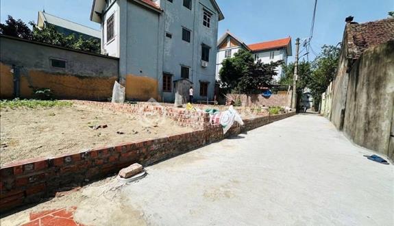 TRUNG tâm DỤC TÚ, NGÕ CÔNG nông Ô TÔ VÀO ĐẤT, HÀNG tuyển CHỈ 3.X ĐỒNG
+DT 45m, - Ảnh 1