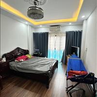 Bán nhà 6 tầng, 40m2, mặt tiền 4m, 50m ra đường Ngọc Hồi, ô tô vào nhà