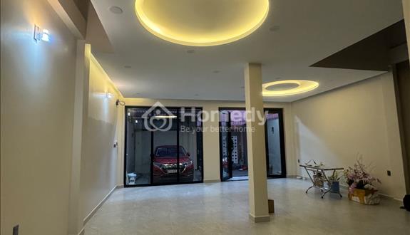 Cho thuê nhà 1 trệt 2 lầu (7x18,5m) mặt tiền đường 82 - Ảnh 1