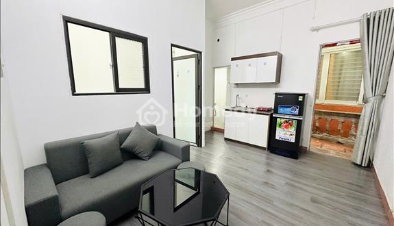 Căn Studio 28m2 đẹp lung linh full nội thất, có ban công view nội khu ngay Trung Kính, giá siêu mềm - Ảnh 1