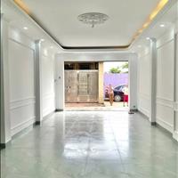Nhà 4 tầng Ngọc Hồi, 40m2, giá 7.6 tỷ, ô tô, gần hồ Linh Đàm