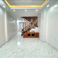 Bán nhà phố  Chùa Bộc  DT 50m, 5 tầng, MT 4m trung tâm Đống Đa chào giá 12,8 tỷ 