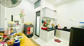 Cần vốn kinh doanh bán nhà 59m2 Cách Mạng Tháng Tám,q10 chỉ 1 tỷ180tr, sổ hồng riêng  - Ảnh 2