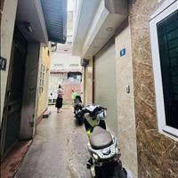 Chính chủ bán nhà số 8 ngõ 555 Minh Khai, 5 tầng, 3 ngủ, chỉ 5,7 tỷ (CTL)