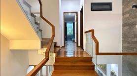 Nhà 3 tầng nội thất hiện đại - 90m góc 2 MT - kdt Nam Việt Á  chỉ 1x tỷ - Ảnh 2