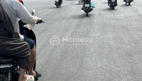 Trục chính đường Lạc Hồng view trường học kinh doanh đa dạng - Ảnh 1