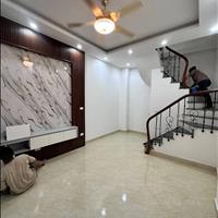 Cần bán gấp nhà phân lô phố Hoàng Sâm 34m2, 4T, khu dân trí cao,2 thoáng