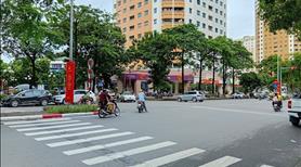 Bán đất mặt ngõ lô góc, ô tô tránh , vuông vắn gần Lê Văn Lương - Ảnh 2