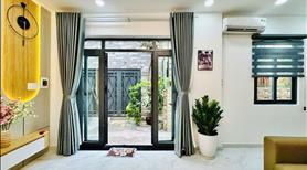 Lê Văn Duyệt – Ô tô đậu sát nhà - Ảnh 2