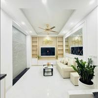 BÁN NHÀ 5 tầng, mặt tiền 6,4m, ngõ RỘNG, gần trường Đại học, Ga Tàu