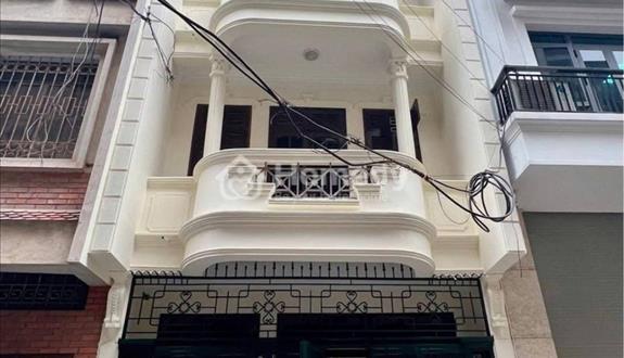 Cho thuê nhà ngõ 68 Trung Kính dt 80m2 x 4t giá 30tr/tháng - Ảnh 1