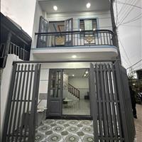 Nhà 2 mặt tiền đường giá rẻ cực hiếm ở Hóc Môn