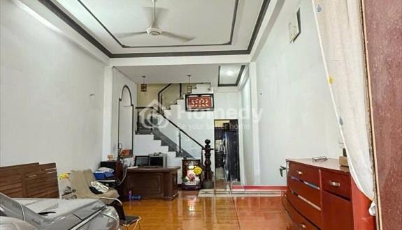 Cho thuê nhà nguyên căn mặt tiền đường tên lửa - Ảnh 1