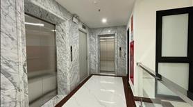 HOT! Vị trí siêu đẹp - Cho thuê tòa nhà văn phòng TT Cầu Giấy. DT 300m2, MT 22m, XD 6 tầng +1 hầm - Ảnh 3