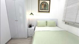 Căn hộ màu xanh bơ pastel dành cho ai yêu thiên nhiên và sự yên bình - Ảnh 9