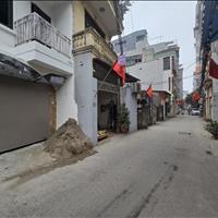 Nhà Bùi Xương Trạch 30m2 5 tầng kinh doanh, ô tô. Nhà ngay hồ thoáng mát.