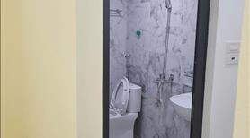 Nhà khung bê tông chắc đẹp, mới sơn sửa lại, lắp mới các thiết bị, 03 ngủ, 2 VS, 1 phòng thờ, 01 pK - Ảnh 3
