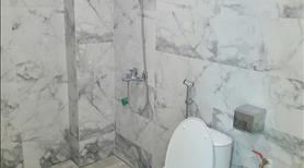 Nhà khung bê tông chắc đẹp, mới sơn sửa lại, lắp mới các thiết bị, 03 ngủ, 2 VS, 1 phòng thờ, 01 pK - Ảnh 2