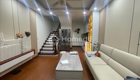 Bán nhà Đống Đa 6 tầng Nhỉnh 9 tỷ có sân để xe riêng biệt - Ảnh 1