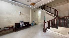 Trung tâm Đống Đa - kinh doanh tấp nạp - phân lô bàn cờ - ô tô tránh - thông 4 phía phố - Ảnh 2