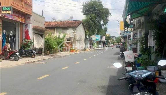 Cần tiền bán gấp căn mặt tiền lô góc Thủ Đức (Q9) DT khủng - Ảnh 1