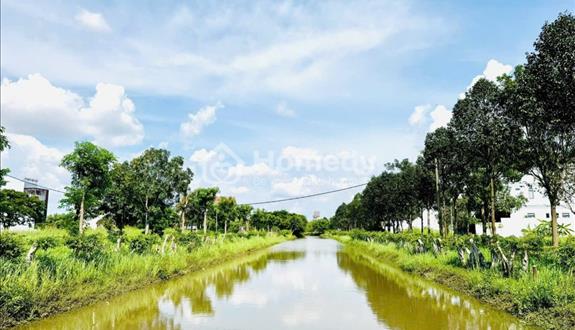 Bán lô nhà phố dãy A8 View Sông đường số 5 Phú Xuân - Vạn Phát Hưng, giá 52 triệu/m2, DT 144m2 - Ảnh 1