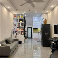 Nhà đẹp ở ngay Lạc Long Quân Tây Hồ, ngõ thông gần ô tô, full nội thất 34m2*4T mt 3,7m 8,95 tỷ