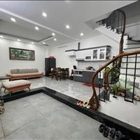 Bán nhà Đội Cấn Trung tâm Ba Đình nhà đẹp thoáng sáng gần ô tô Dt 40m2*5T giá chào 11.5 tỷ