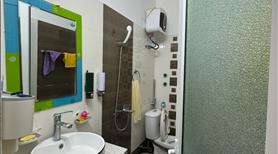 Bán nhà 4 tầng mặt ngõ 193 Văn Cao. LH: 0977030719 - Ảnh 5