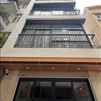 Bán nhà đẹp long lanh phố Lạc Long Quân - Ngõ ô tô tránh - Ô tô 7c vào nhà - Phải thật nhanh nhé ạ
