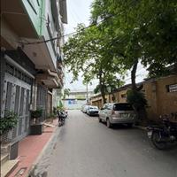 gia đình e cần bán căn nhà phân lô - KD - Siêu đẹp từng cm - ÔT T tải tránh ngau - vị trí 20 M RA