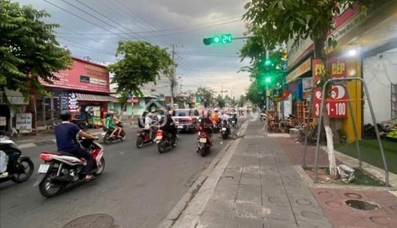 Bán đất mặt tiền 258m2 nở hậu tại Dĩ An. - Ảnh 1