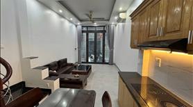 Nhà dân xây độc lập 5 tầng kiên cố - ngõ thông - ô tô đỗ cửa - Ảnh 2