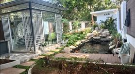 Nhà vườn đẹp mới hoàn thiện, Diện tích đất 620m2 (200 thổ cư) ngay ngã tư đường rộng rãi, thoáng - Ảnh 2