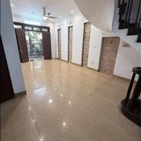 Chính chủ cho thuê căn biệt thự sân vườn để ở hoặc làm văn phòng đường Lê Đức Thọ, Mỹ Đình