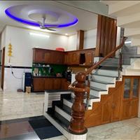 Bán gấp nhà mặt tiền kinh doanh trung tâm Dĩ An 121m2 3 tầng 5 pn giá 5,7 tỷ sân ô tô