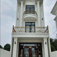 Nhà Tân Cổ Điển Mới 5 Phòng Ngủ Sân xe hơi Phú Tân Tp Thủ Dâuf Một