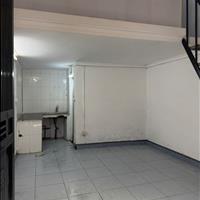 Nhà 20m2 nguyên căn - Khu vực thuận tiện , cực hiếm trong tầm giá ! 