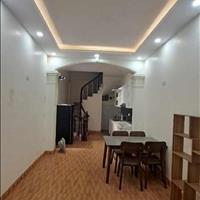 Nhà đẹp ngõ ô tô, 3.75 tỷ, tặng toàn bộ nội thất, cách phố Ngọc Lâm vài bước chân