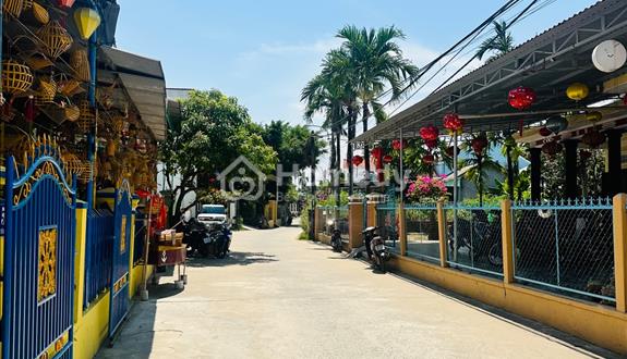 Sở hữu lô đất 2 mặt tiền cách phố cổ chỉ 1,5km giá chỉ nhỉnh2tỷngang7m - Ảnh 1