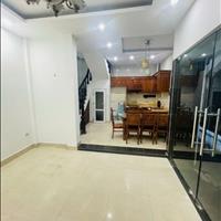 Cho thuê Nhà Cự Lộc, 3PN, Sát phố
