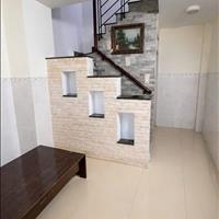 Bán nhà đẹp CMT8, Q3, 1T1L, 3PN, DT 52m2 Giá 3ty120, hẻm Oto