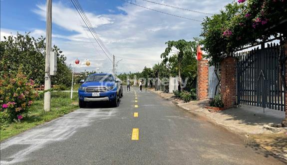 Nhà cần bán 2100m2 đất Bàu Bàng - TPHCM. Đường nhựa 8m. Đối diện có nhiều dãy trọ đang cho thuê - Ảnh 1