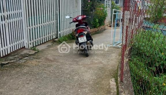 Nhà Cấp 4 Sổ Hồng Riêng Chính Chủ Cần Bán Gấp . Đường Xe Máy Rộng Rãi Thông Thoáng Dễ Đi Lại - Ảnh 1